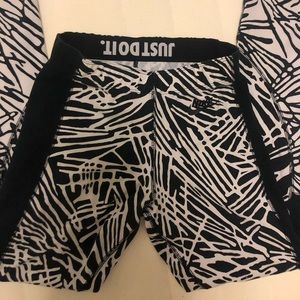 BUNDLE 2 XS mid waist nike leggings